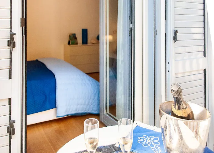 Couette-café Sea Garden - 4*